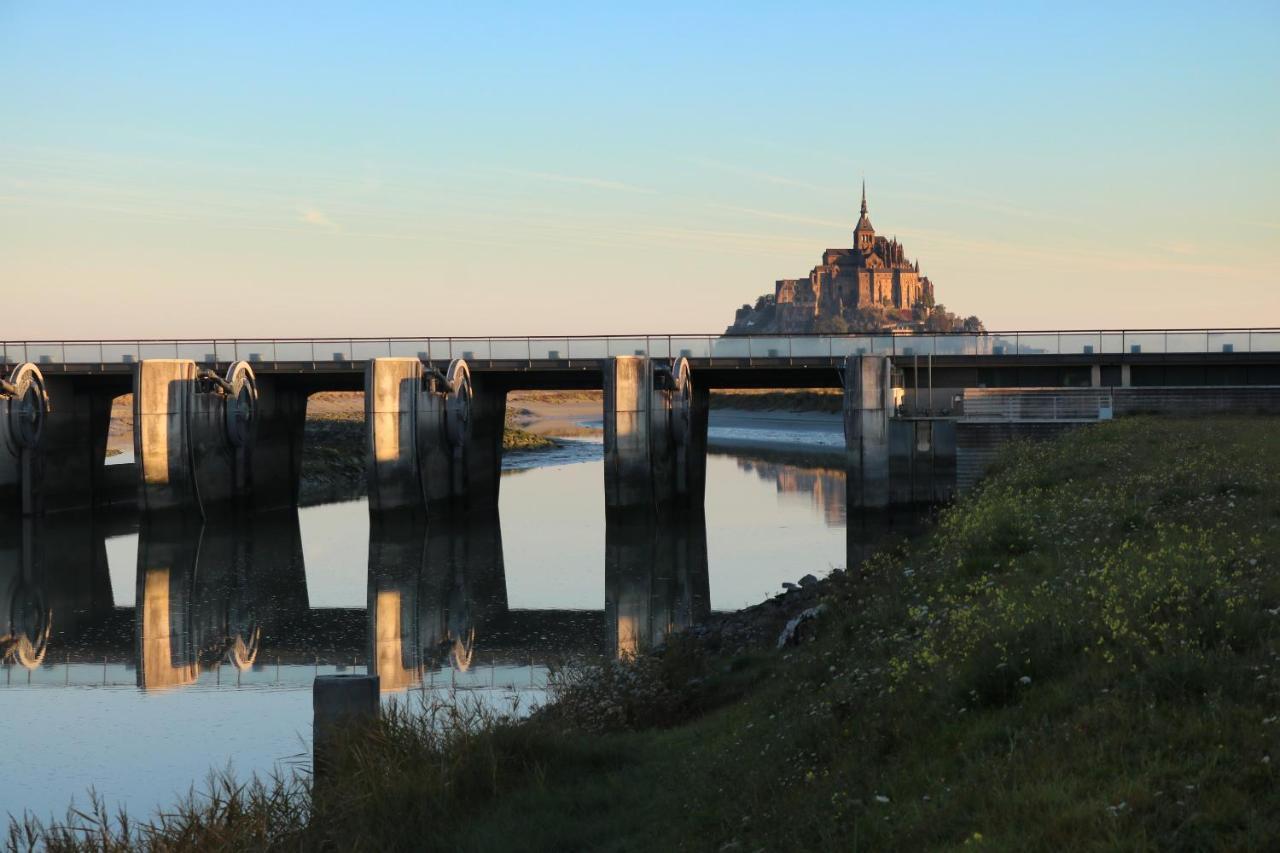 מלון Mont-Saint-Michel Le Saint Aubert מראה חיצוני תמונה